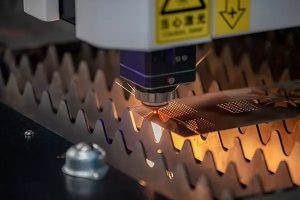 Avantajele laserelor cu fibre pentru permeabilitatea sa viitoare în industriile de vârf
