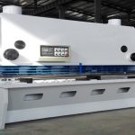 Mașină de forfecare cu ghilotină hidraulică CNC exportată în Chile